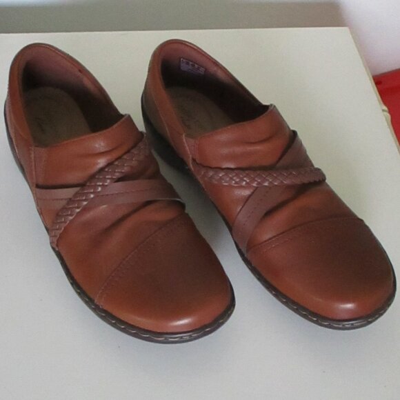 Clarks Collection Womens Tan Leather Loafer - Size 9N - Picture 2 of 9